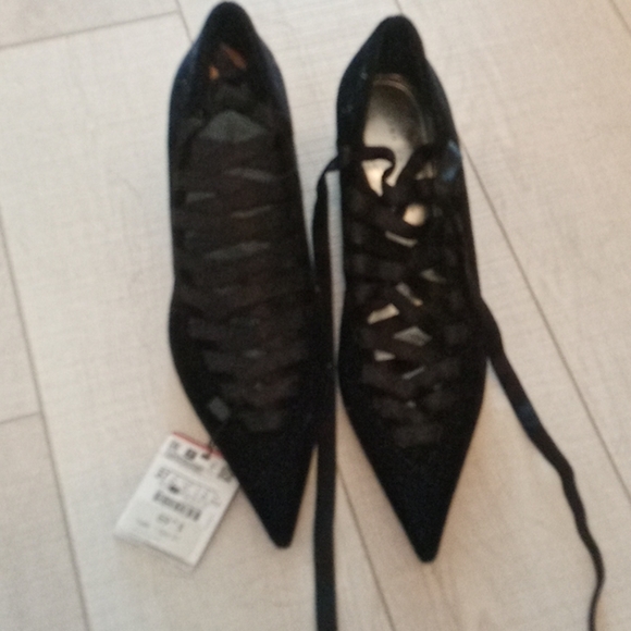 Bn lace up faux velvet